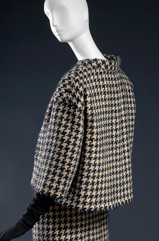 077-andre-courreges-theredlist