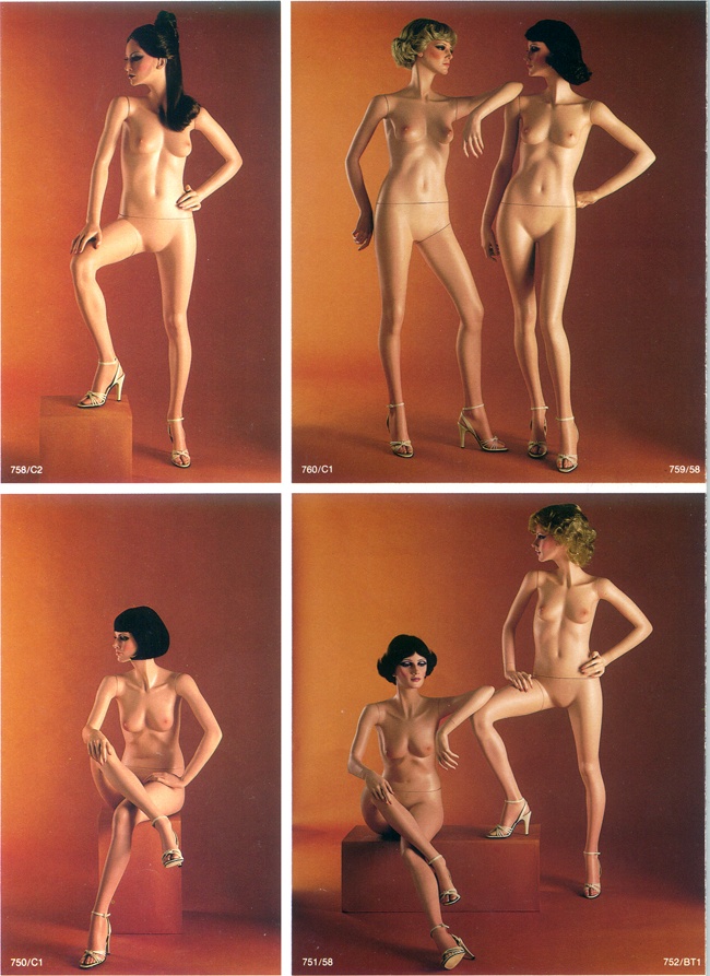 Almax 751 sitzend (Massimo) 01.jpg